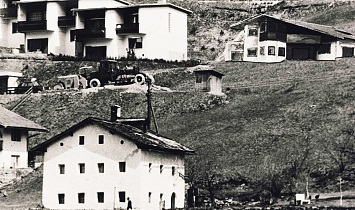 Initial design for Friedl Ganzer's home at the end of the Sonnenhang - Lichtackerer Haus in the foreground