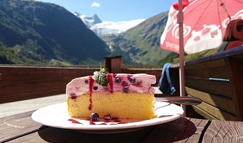 A leisurely stop-off in Venedigerhaus Innergschlöß is standard of course