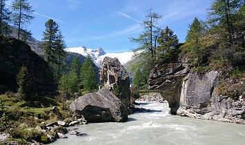 Unique view to the glaciers in the Venediger massif in the Hohe Tauern National Park